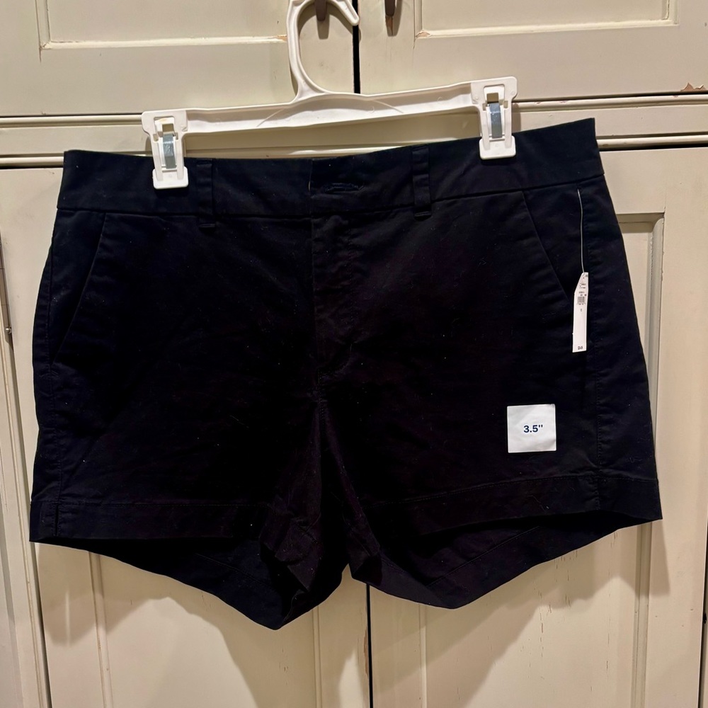 Black EUC Old Navy Women Everyday Shorts is a mid-rise short Women's Shorts Sz12